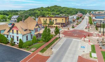 302 S Main St, Algonquin, IL 60102