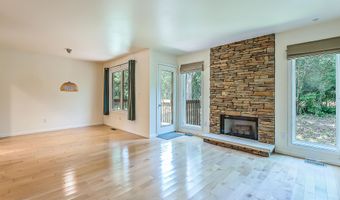 128 Ponds View Dr, Ann Arbor, MI 48103