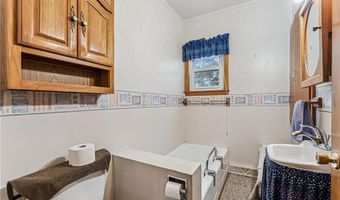 404 E Sycamore St, Anamosa, IA 52205