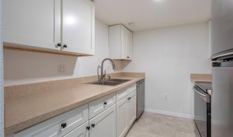 902 LAKE DESTINY Rd C, Altamonte Springs, FL 32714