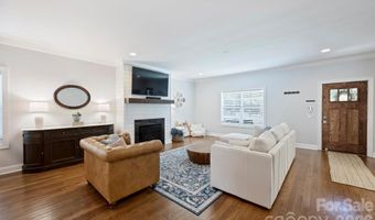 1617 Hawthorne Ln, Charlotte, NC 28205