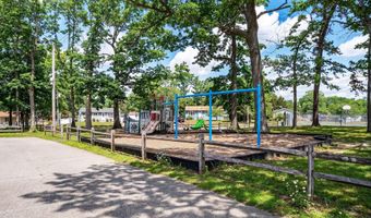 64 Woodland Rd, Bayville, NJ 08721