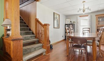 22 N Metcalf Ave, Amboy, IL 61310