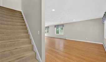 11 Soneric Ln, Richmond, RI 02812