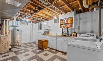 1015 N Maple Rd, Ann Arbor, MI 48103