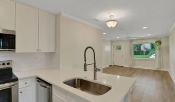 553 DAVID St, Atlantic Beach, FL 32233