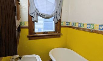 902 W 10th St, Atlantic, IA 50022