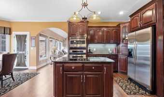 15586 Cedar Ln, Basehor, KS 66007