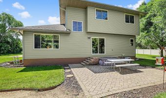 37785 Sunnyfield Cir, Avon, MN 56310