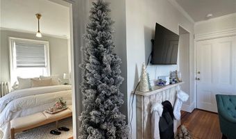 5 Record St 2B, Newport, RI 02840