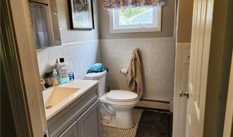 190 Capron Farm Dr, Warwick, RI 02886
