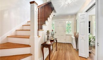 121 Commonwealth Ave, Warwick, RI 02886