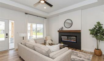 768 Clover Hill Dr, North Liberty, IA 52317