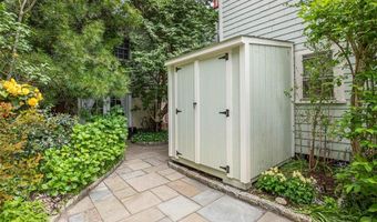 74 Third St, Newport, RI 02840