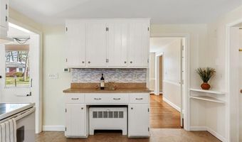 21 Old Chimney Rd, Barrington, RI 02806