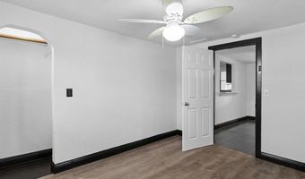 402 E Davis Ave, Alvarado, TX 76009