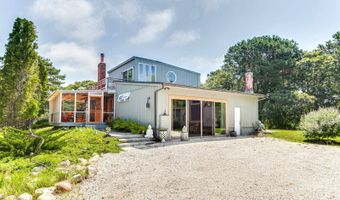 320 Shore Rd, Amagansett, NY 11930