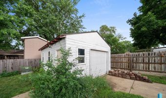 121 S 5th Ave, Brandon, SD 57005