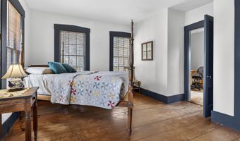 37 High St, Bradford, NH 03221