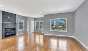 65 Bayview St, Aberdeen, NJ 07721