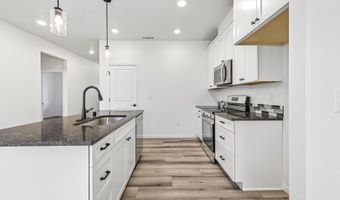 307 6th St, Benton City, WA 99320