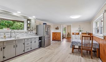 8893 LONGSWAMP Rd, Alburtis, PA 18011