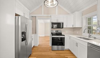 33 Brookline St, Abington, MA 02351