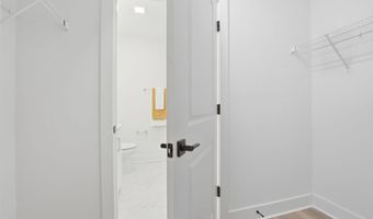 701 N HENRY St 210, Alexandria, VA 22314
