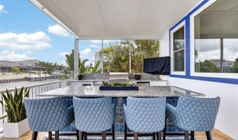713 ISLEBAY Dr, Apollo Beach, FL 33572