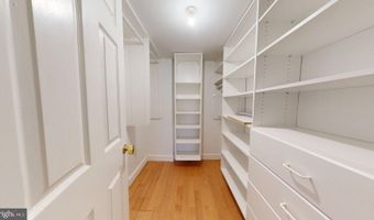 951 S ROLFE St 1, Arlington, VA 22204