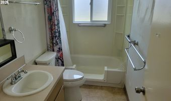 945 N 4TH St, Aumsville, OR 97325