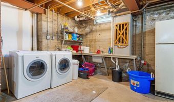 36 Woodlawn Ave, Auburn, ME 04210