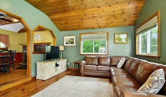 85 Maple St, Bellingham, MA 02019