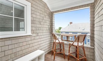 15 High St, Newport, RI 02840
