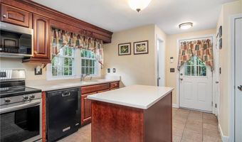 10 Roselawn Ave, North Smithfield, RI 02824