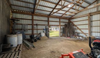 10700 SE Crabapple Rd, Agency, MO 64401