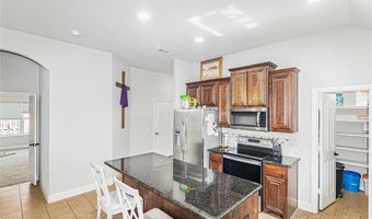 803 Lakeview Dr, Alvarado, TX 76009