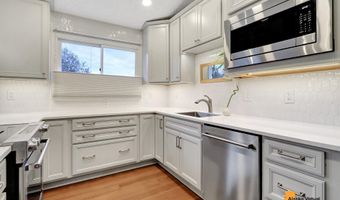 7031 Cheryl St, Anchorage, AK 99518
