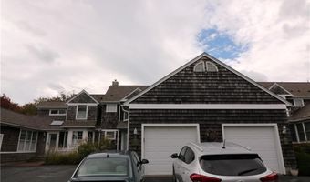 40 Fox Dr, Narragansett, RI 02882