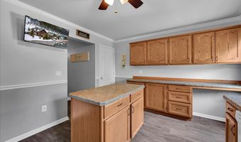 637 FULTON St, Akron, PA 17501