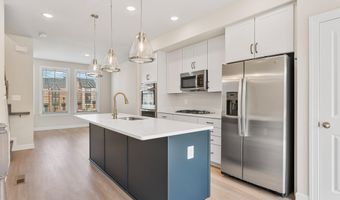 7249 MOUNTAINEER Dr, Alexandria, VA 22306