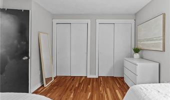 17 Warren Ave 17, Middletown, RI 02842