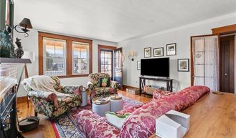 123 Beacon St, Middletown, RI 02842