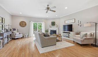 121 PUMPKIN PATCH Ln, Hockessin, DE 19707