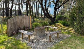 1260 JACKSON Ave, Bandon, OR 97411