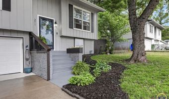 211 W 4th St, Auburn, KS 66402