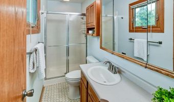 5514 Meadowood Dr, Fitchburg, WI 53711