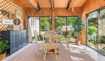 429 Woonsocket Hill Rd, North Smithfield, RI 02896