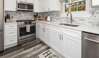129 Dumbarton Hill Ct, Aberdeen, NJ 07747