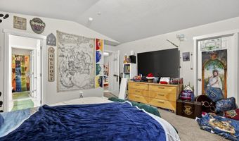 10535 SW CRESTWOOD Dr, Beaverton, OR 97008